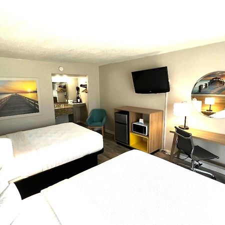 Days Inn By Wyndham Wildwood I-75 Exteriör bild