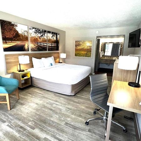 Days Inn By Wyndham Wildwood I-75 Exteriör bild