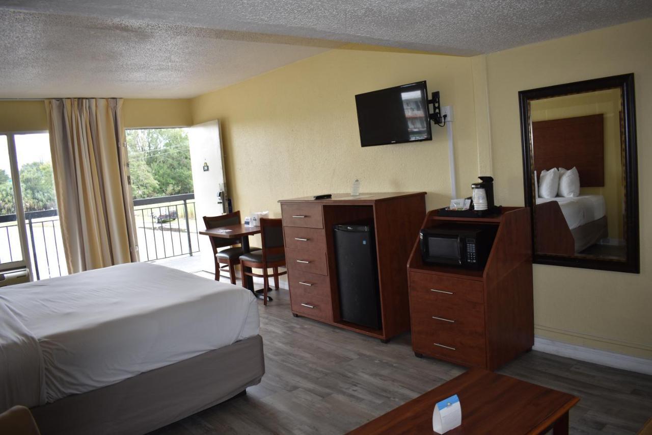 Days Inn By Wyndham Wildwood I-75 Exteriör bild