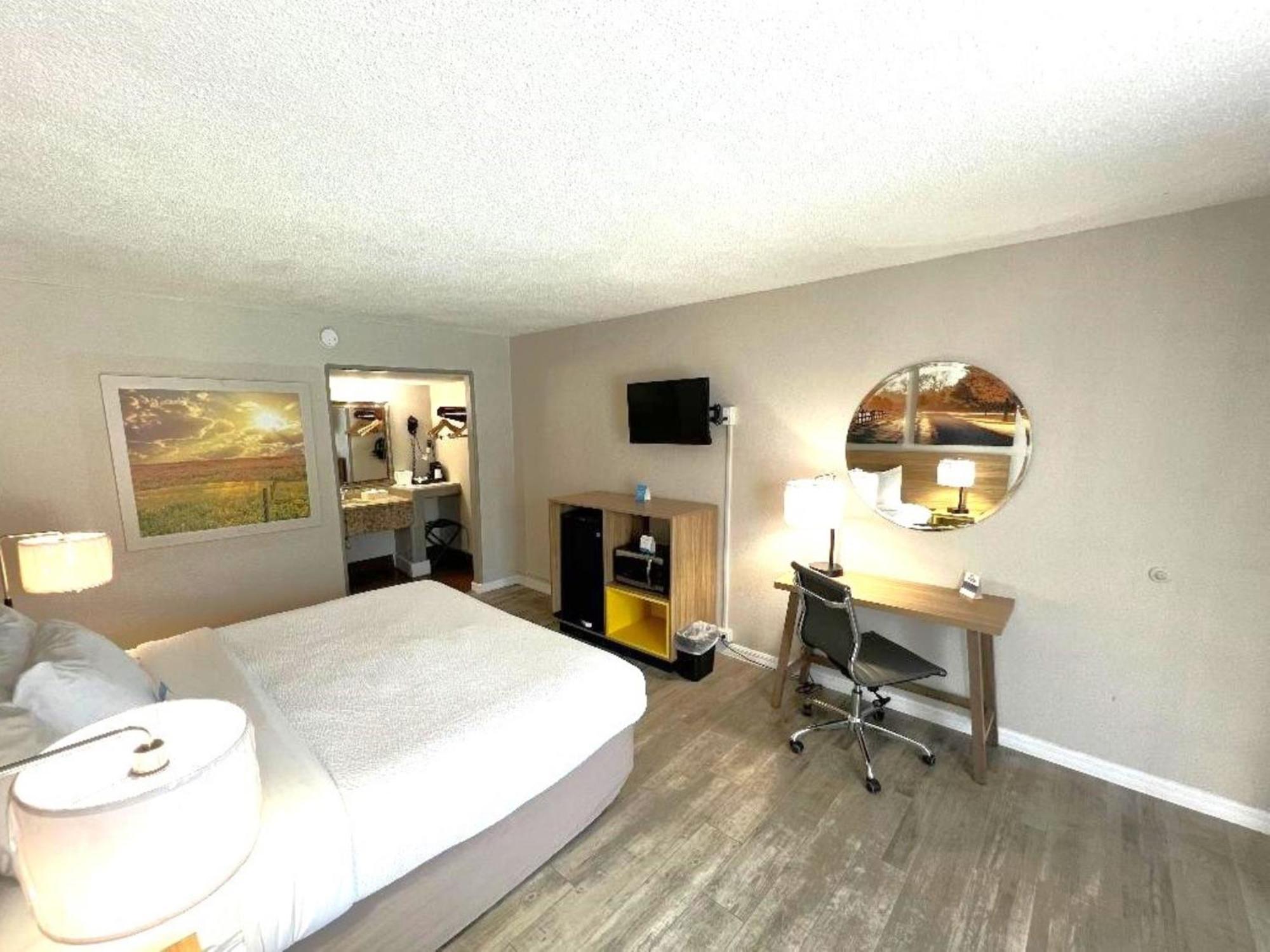 Days Inn By Wyndham Wildwood I-75 Exteriör bild