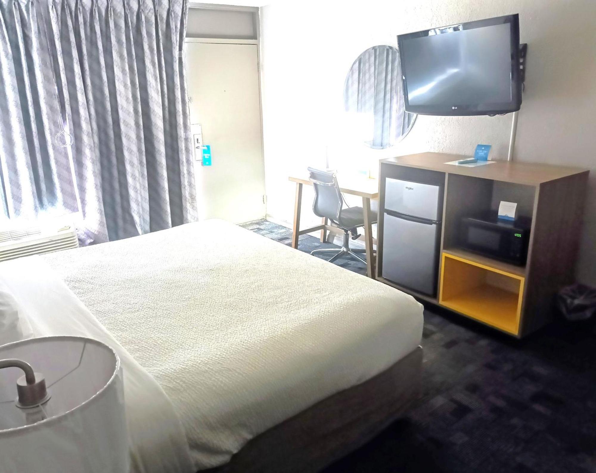 Days Inn By Wyndham Wildwood I-75 Exteriör bild
