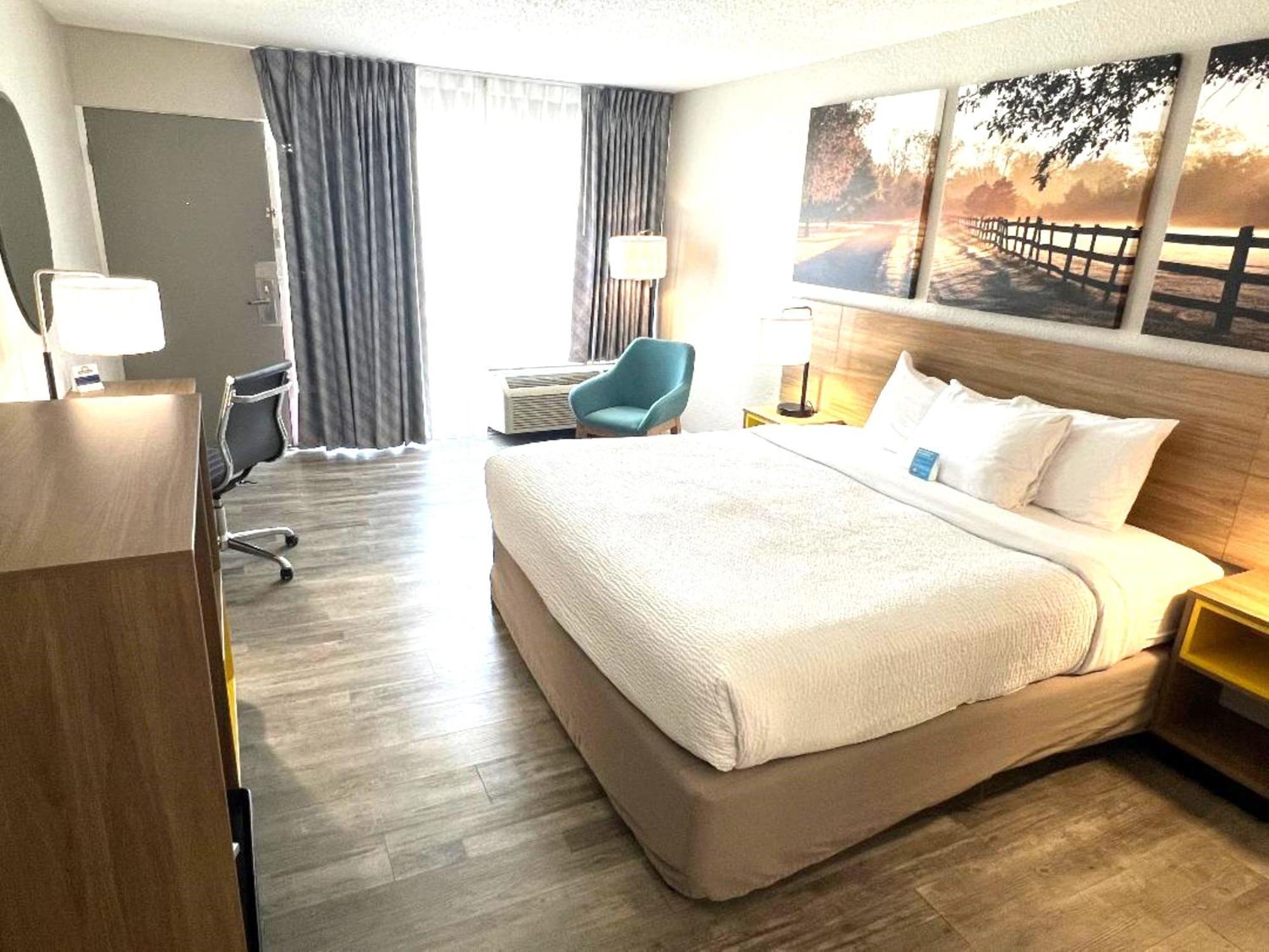 Days Inn By Wyndham Wildwood I-75 Exteriör bild