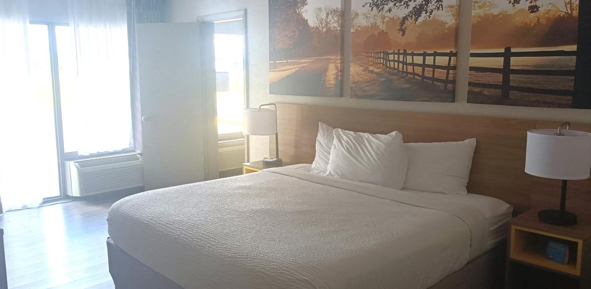 Days Inn By Wyndham Wildwood I-75 Exteriör bild