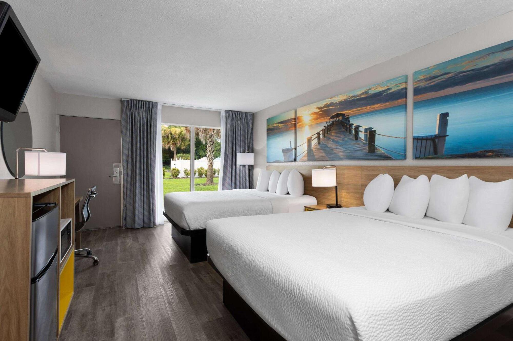 Days Inn By Wyndham Wildwood I-75 Exteriör bild