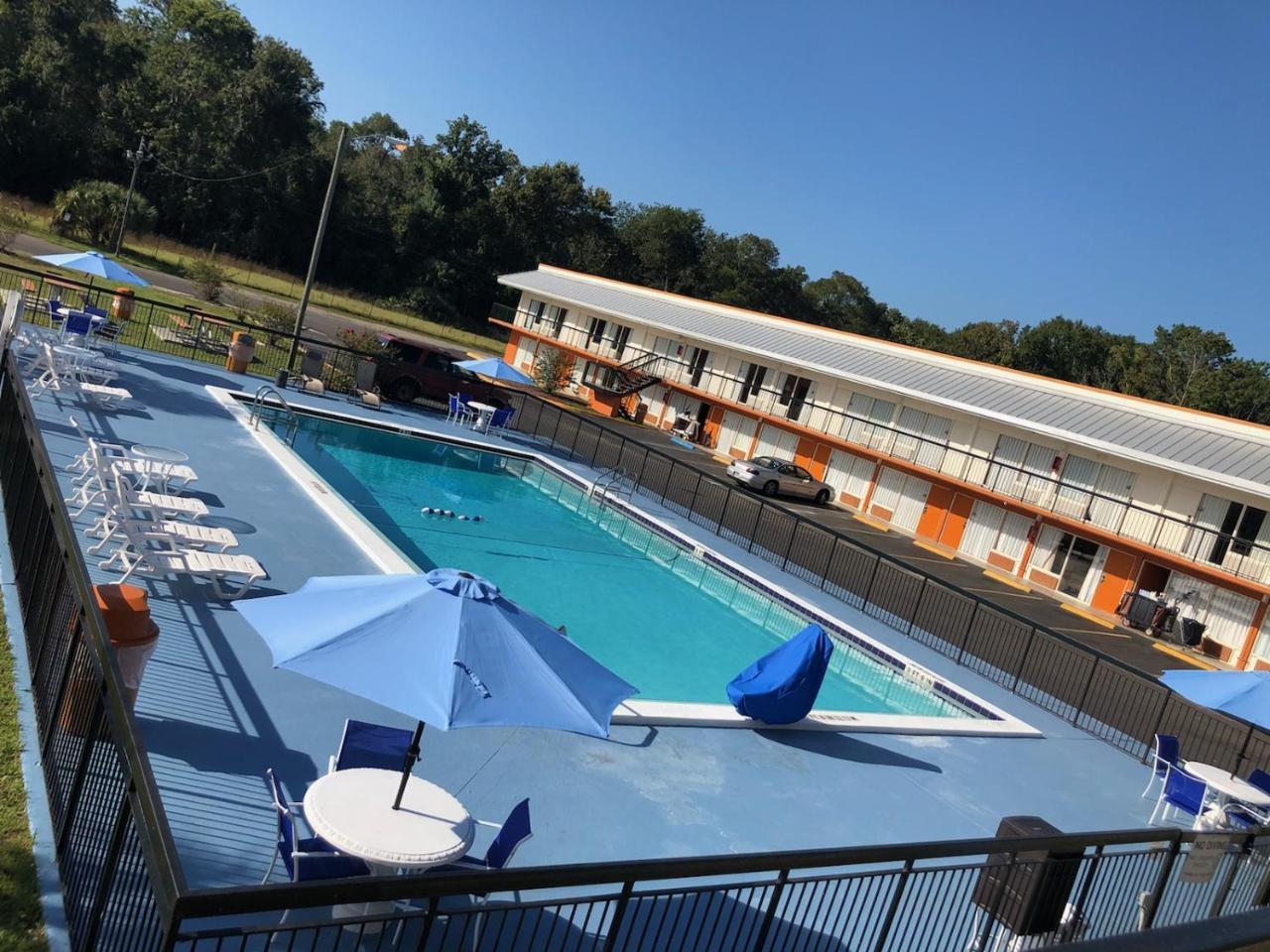 Days Inn By Wyndham Wildwood I-75 Exteriör bild
