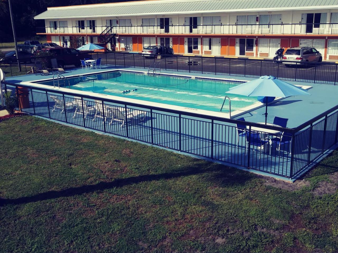 Days Inn By Wyndham Wildwood I-75 Exteriör bild